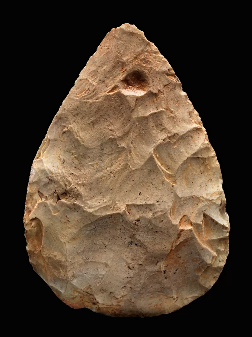 浅色,泪珠从Meyral形状石斧,法国(A)